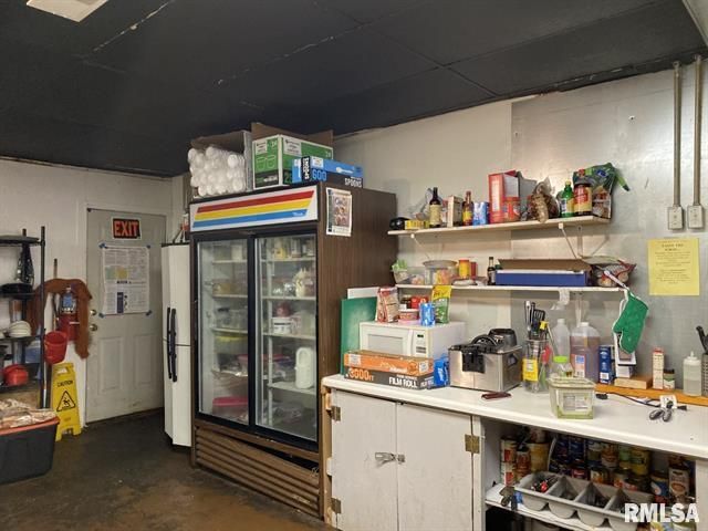 1125 Wilson St, Stonefort, IL 62987